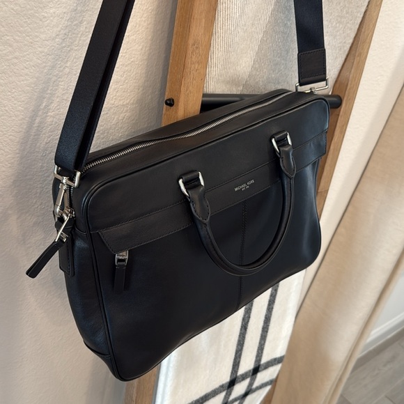 NWT $448+ Michael Kors Genuine Black Leather laptop messenger bag! NEW - Picture 1 of 17